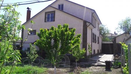 Продаётся дом в трёх уровнях в Старом Крыму
